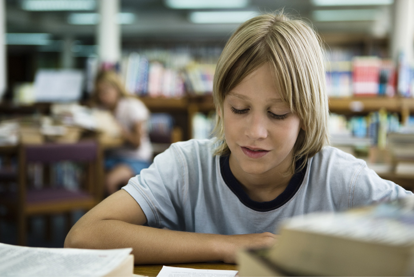 Schüler beim Lesen_Foto: colourbox / Sigrid Olsson
