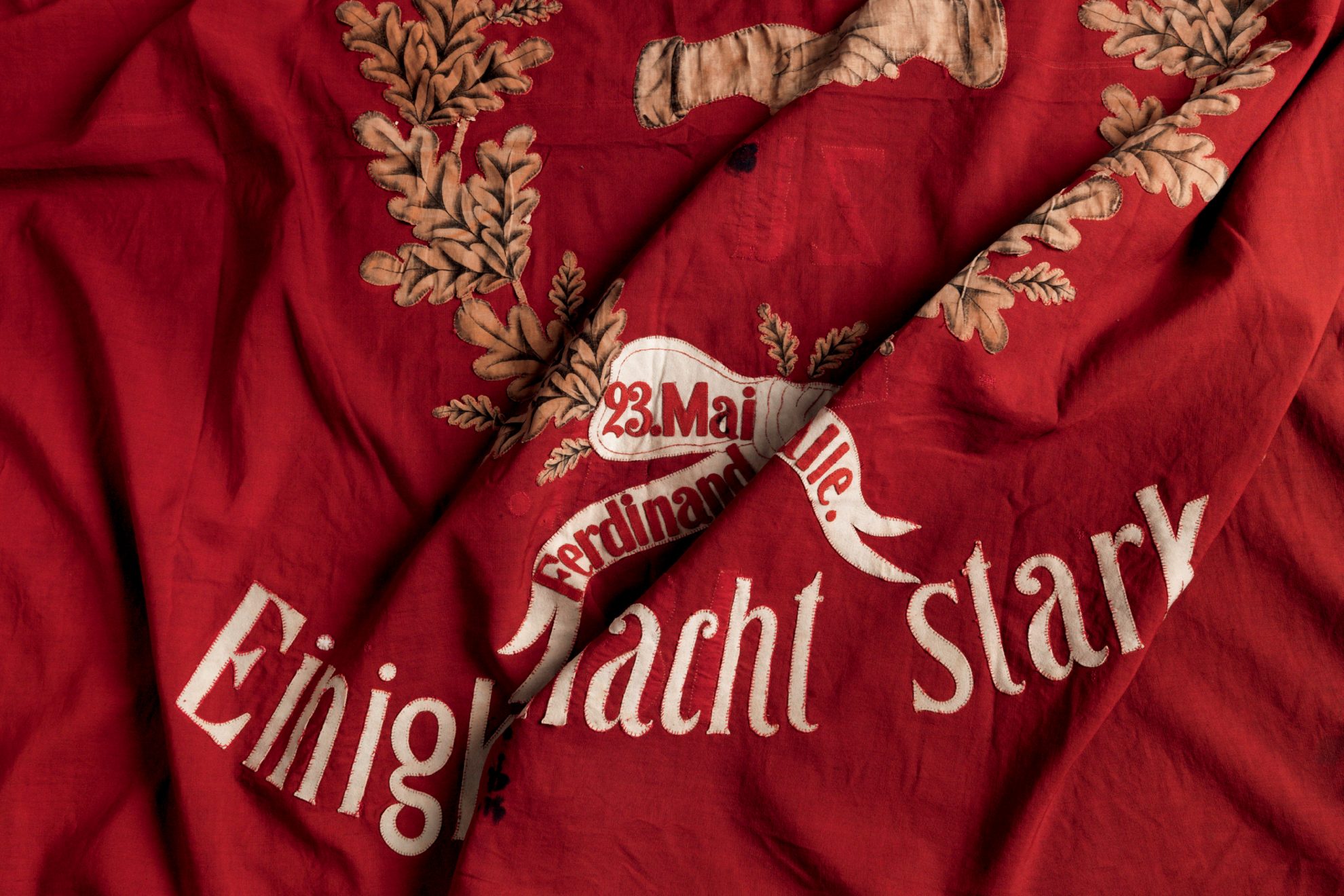 ADAV Traditionsfahne _Foto: Dominik Butzmann