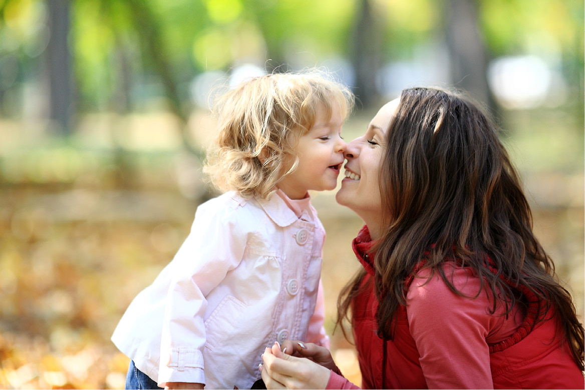 Frau mit Kind_Foto: colourbox