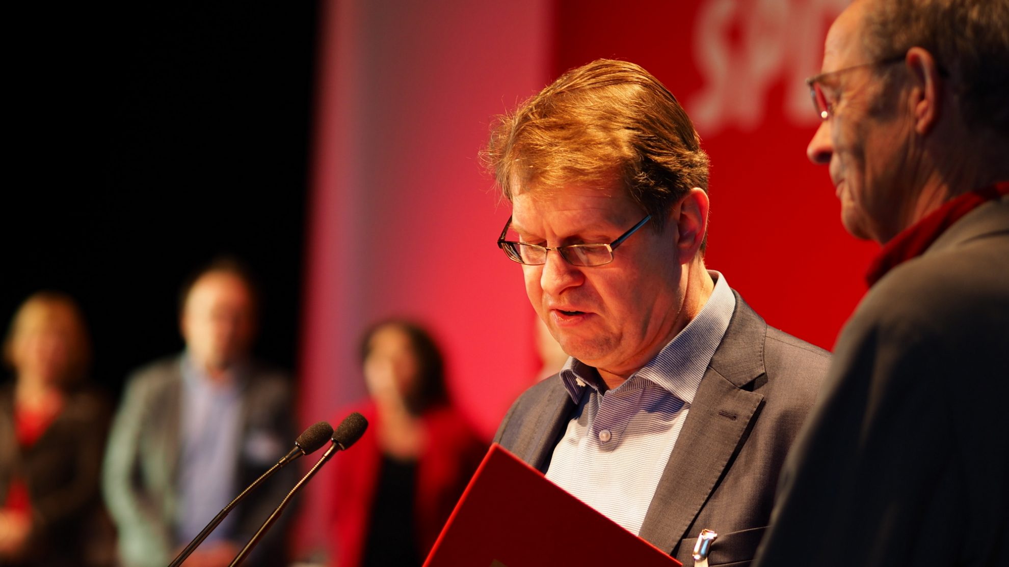 Ralf Stegner ehrt Klaus Klingner