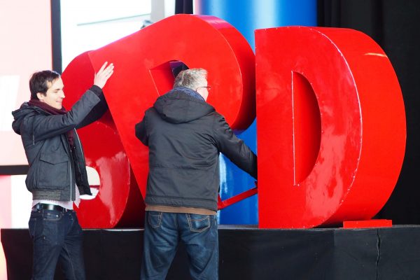 SPD Buchstaben werden aufgebaut_Foto: Steffen Voß