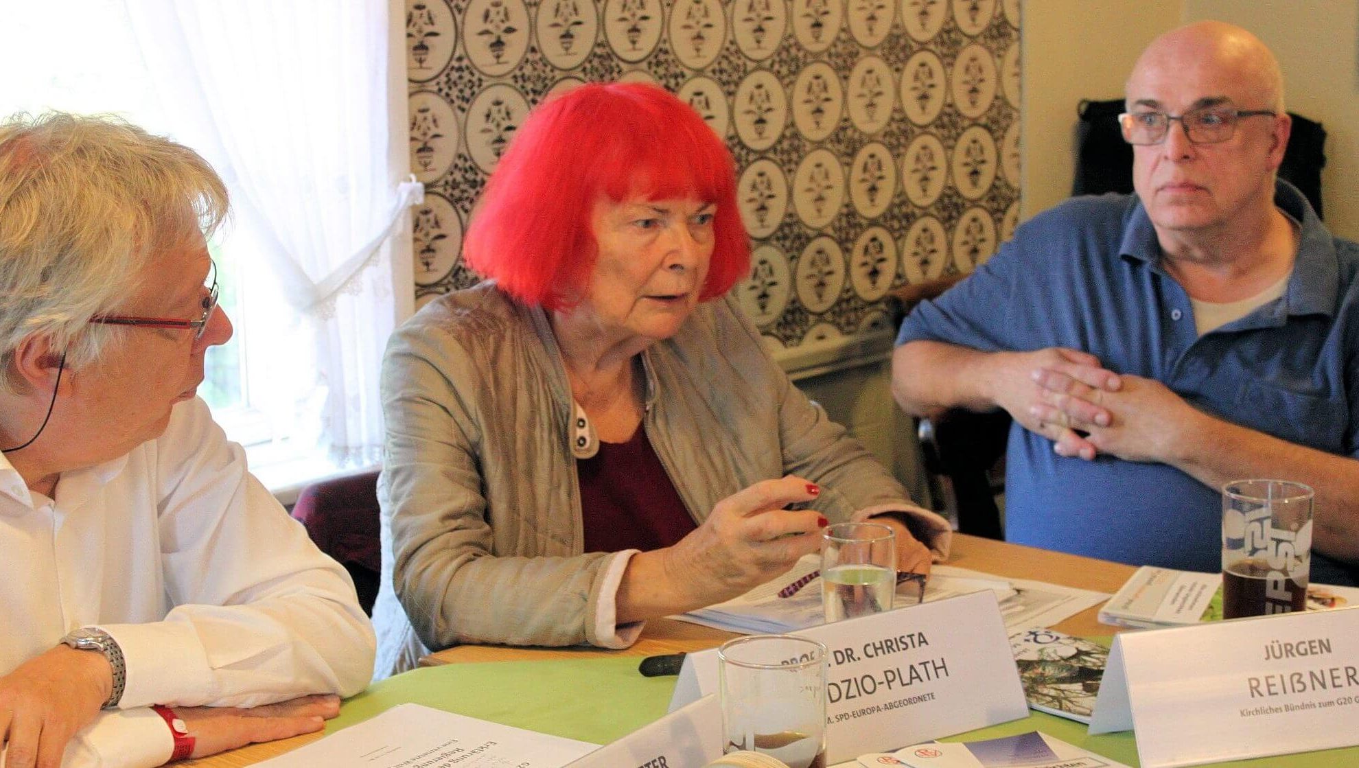 : SPD-MdB Rossmann, Europa-Expertin Randzio-Plath und Nordkirchen-Vertreter Reißner diskutierten in Rellingen über den Hamburger G20-Gipfel.