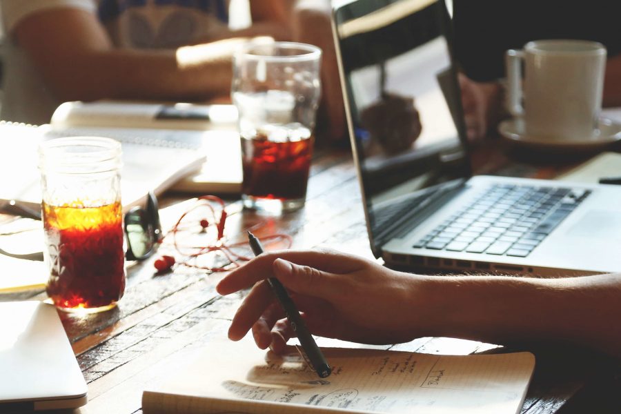 Arbeiten am Tisch
