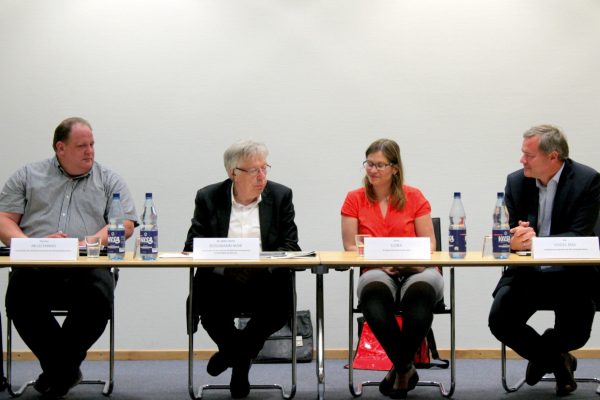 Diskussion mit Thorsten Muschinski, Ernst Dieter Rossmann MdB, Dana Gora, Kai Vogel MdB (v.l.n.r.)
