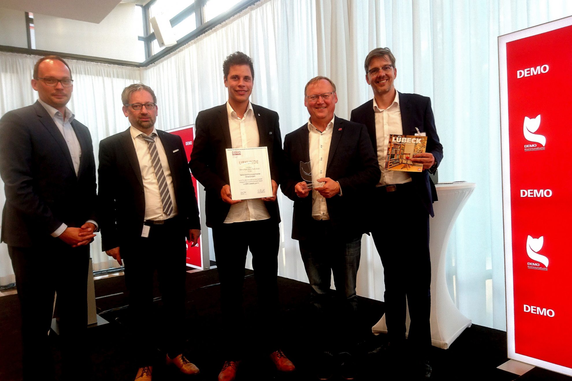 v.l.n.r.: Thomas Mühlnickel (Geschäftsführer ASK Berlin), Laudator Heiko Kretschmer (Geschäftsführer Johanssen+Kretschmer Strategische Kommunikation GmbH), Lars Schalnat, Peter Petereit, Henning Witzel (Jury Mitglied)