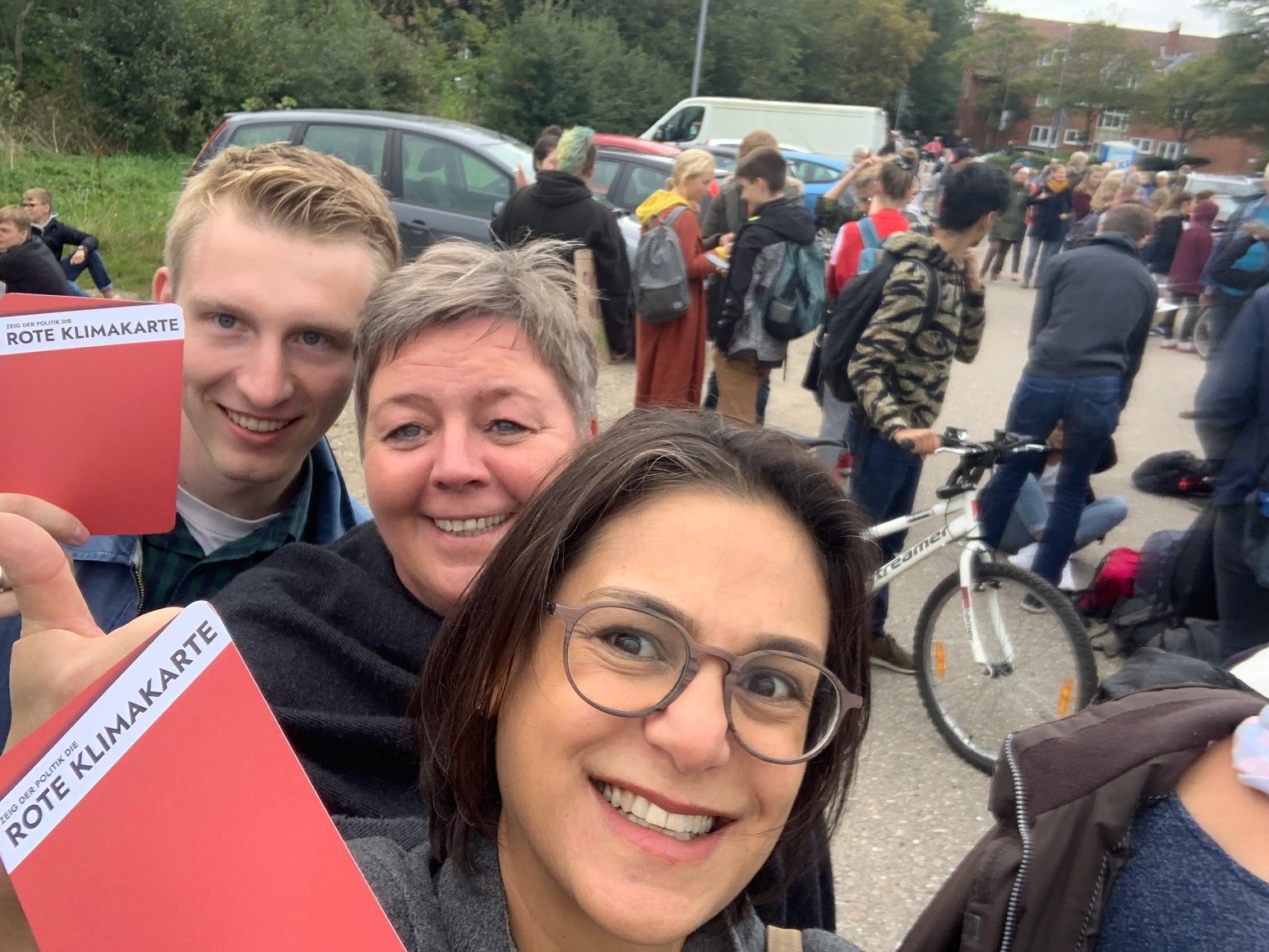 Birte Pauls und Serpil Midyatli in Husum bei Fridays for Future